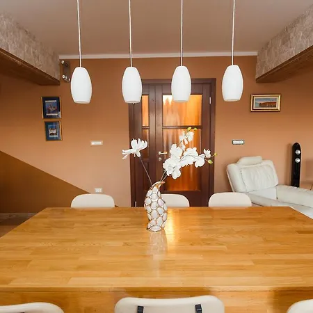 Zaninovic Apartment Split