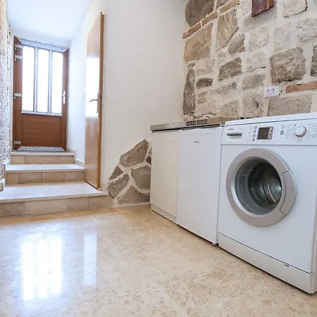 Apartment Zaninovic *
